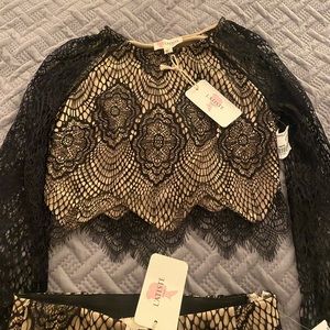Beautiful lace, long sleeve crop top
